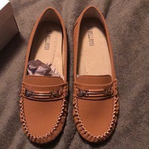 8.5 Tan Flats with buckle